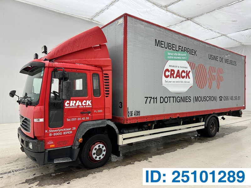 Volvo FL 220 - Camion porte-conteneur/ Caisse mobile: photos 1 Volvo FL 220 - Camion porte-conteneur/ Caisse mobile: photos 1