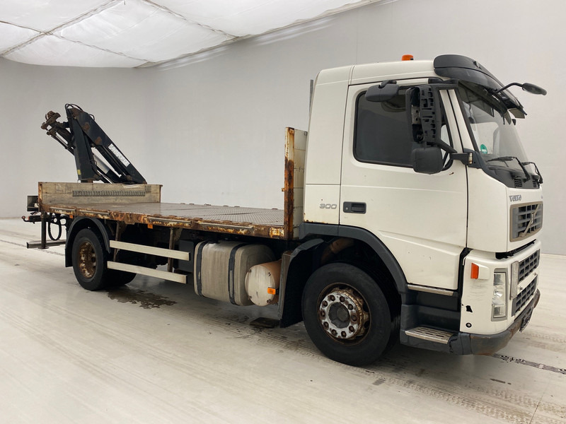 Volvo FM 300 - Camion plateau, Camion grue: photos 3 Volvo FM 300 - Camion plateau, Camion grue: photos 3