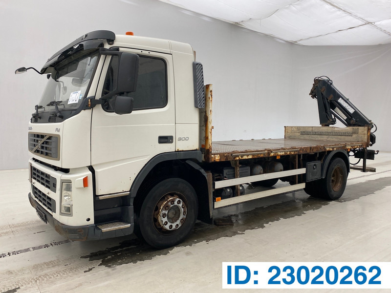 Volvo FM 300 - Camion plateau, Camion grue: photos 1 Volvo FM 300 - Camion plateau, Camion grue: photos 1