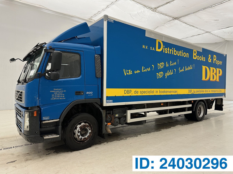 Volvo FM 300 - Camion fourgon: photos 1 Volvo FM 300 - Camion fourgon: photos 1