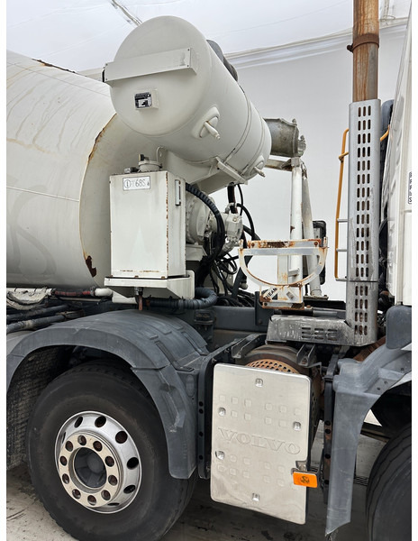 Volvo FMX 410 - 8x4 - Camion malaxeur: photos 4 Volvo FMX 410 - 8x4 - Camion malaxeur: photos 4