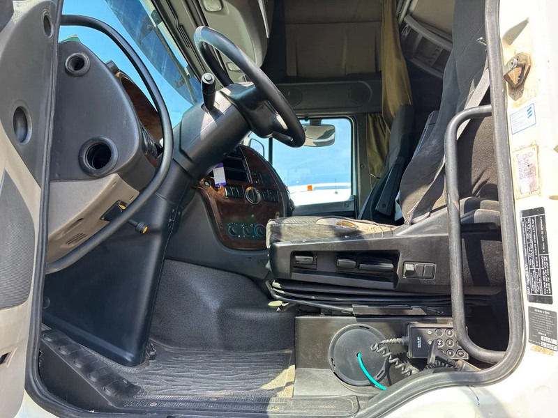 DAF XF 105.510 Super spacecab Euro 5 Retarder - Tracteur routier: photos 5 DAF XF 105.510 Super spacecab Euro 5 Retarder - Tracteur routier: photos 5