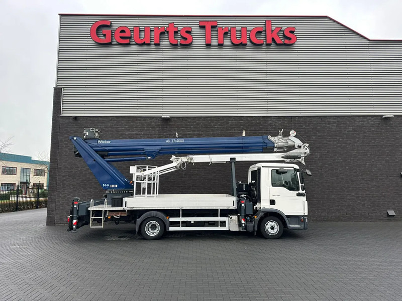 MAN TGL 7.190 4X2 BB BOCKER AK37/4000 + JIB MONTAGEKRAN/DACHDECKERKRAN/ROOFCRANE/KRAAN/KRAN/GRUA - Camion grue: photos 4 MAN TGL 7.190 4X2 BB BOCKER AK37/4000 + JIB MONTAGEKRAN/DACHDECKERKRAN/ROOFCRANE/KRAAN/KRAN/GRUA - Camion grue: photos 4