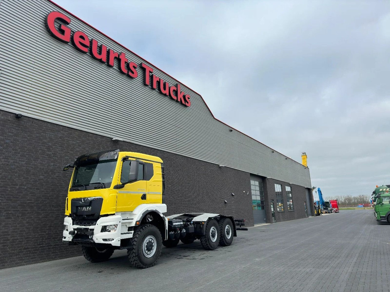 MAN TGS 33.540 6X6 BB CH HEAVY DUTY CHASSIS CABINE/N - Châssis cabine: photos 2 MAN TGS 33.540 6X6 BB CH HEAVY DUTY CHASSIS CABINE/N - Châssis cabine: photos 2