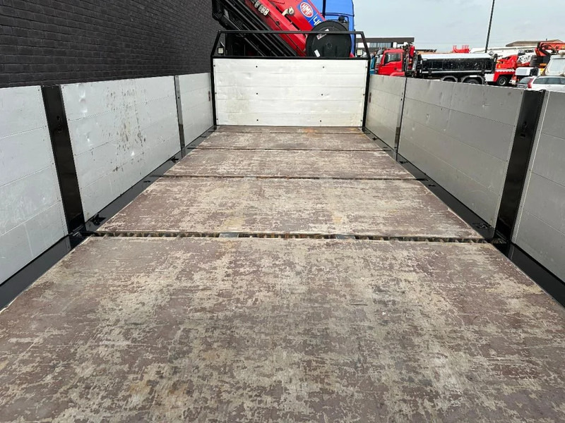 Camion grue MAN TGX 33.560 8X4 TRIDEM + HMF 4020-K8 KRAAN/KRAN/CRANE/GRUA: photos 17 Camion grue MAN TGX 33.560 8X4 TRIDEM + HMF 4020-K8 KRAAN/KRAN/CRANE/GRUA: photos 17