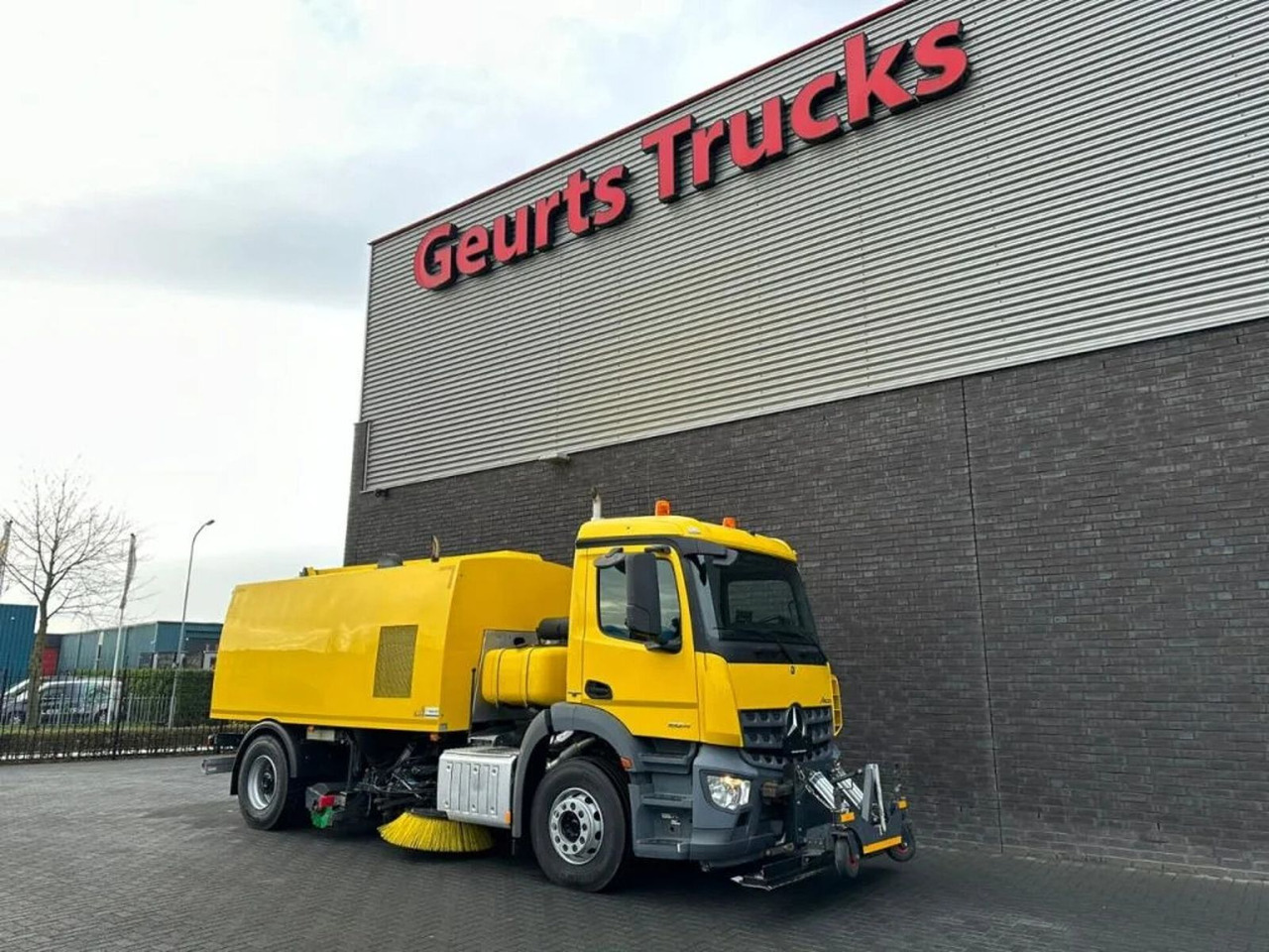Mercedes-Benz Arocs 1824 4X2 BEAM A9000 SWEEPING TRUCK/ KEHRMA - Balayeuse de voirie: photos 5 Mercedes-Benz Arocs 1824 4X2 BEAM A9000 SWEEPING TRUCK/ KEHRMA - Balayeuse de voirie: photos 5