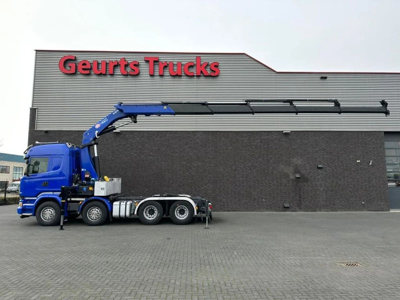 Scania R580 V8 8X4 TREKKER-BAKWAGEN COMBI + HMF 4020-K5 - Camion grue: photos 2 Scania R580 V8 8X4 TREKKER-BAKWAGEN COMBI + HMF 4020-K5 - Camion grue: photos 2