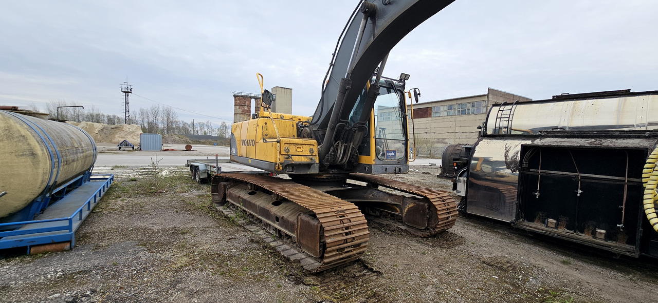 Volvo EC 210 BLC new engine - Pelle sur chenille: photos 1 Volvo EC 210 BLC new engine - Pelle sur chenille: photos 1