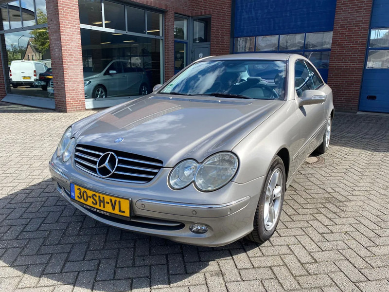 Mercedes-Benz CLK-Klasse C 200 KOMP. Autom. - Voiture: photos 5 Mercedes-Benz CLK-Klasse C 200 KOMP. Autom. - Voiture: photos 5