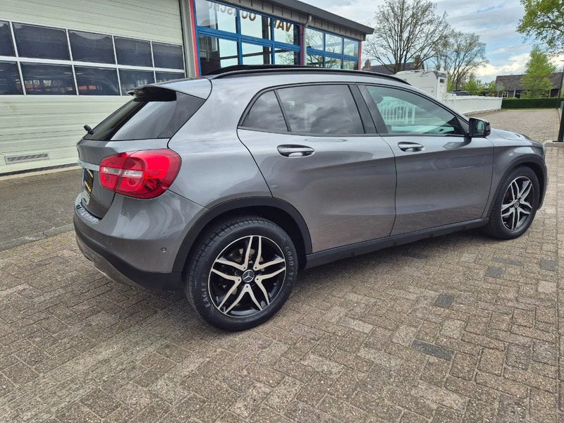 Mercedes-Benz GLA 200 Automaat. AMG. Edition 1 - Berline: photos 2 Mercedes-Benz GLA 200 Automaat. AMG. Edition 1 - Berline: photos 2