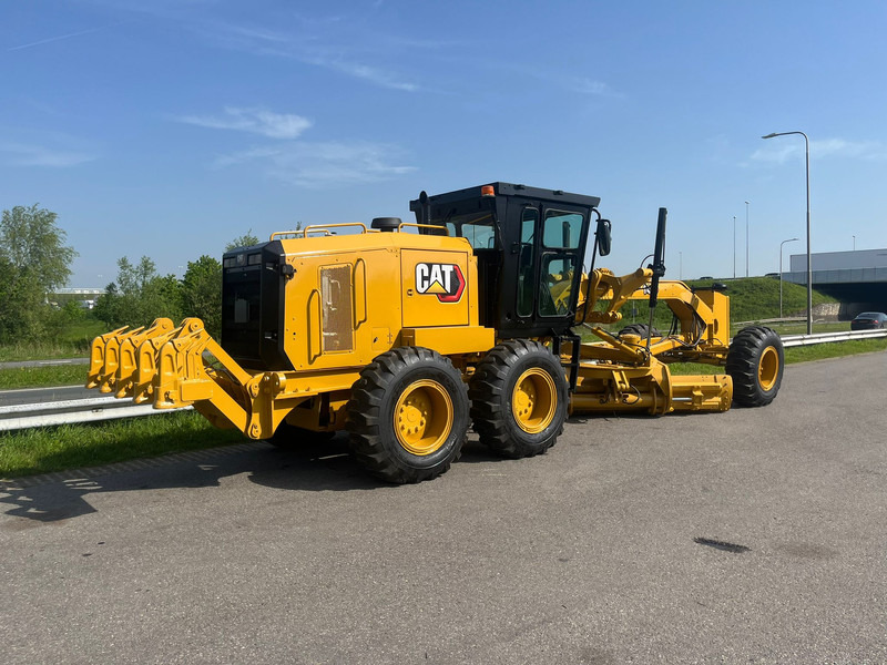Caterpillar 140GC - Push block / Ripper / New Tires - Niveleuse: photos 4 Caterpillar 140GC - Push block / Ripper / New Tires - Niveleuse: photos 4