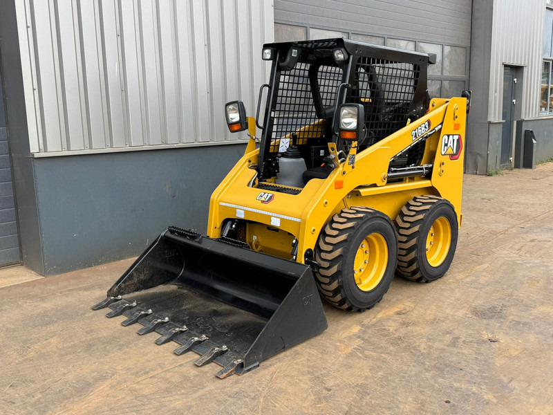 Caterpillar 216B3 - Chargeuse sur pneus: photos 3 Caterpillar 216B3 - Chargeuse sur pneus: photos 3