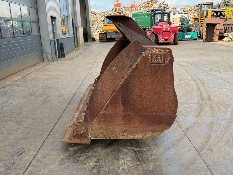 Caterpillar 966M Bucket 4.4 m3 - Godet: photos 2 Caterpillar 966M Bucket 4.4 m3 - Godet: photos 2