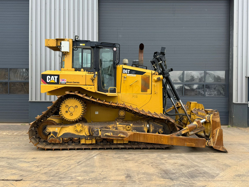 Bulldozer Caterpillar D6T LGP: photos 7