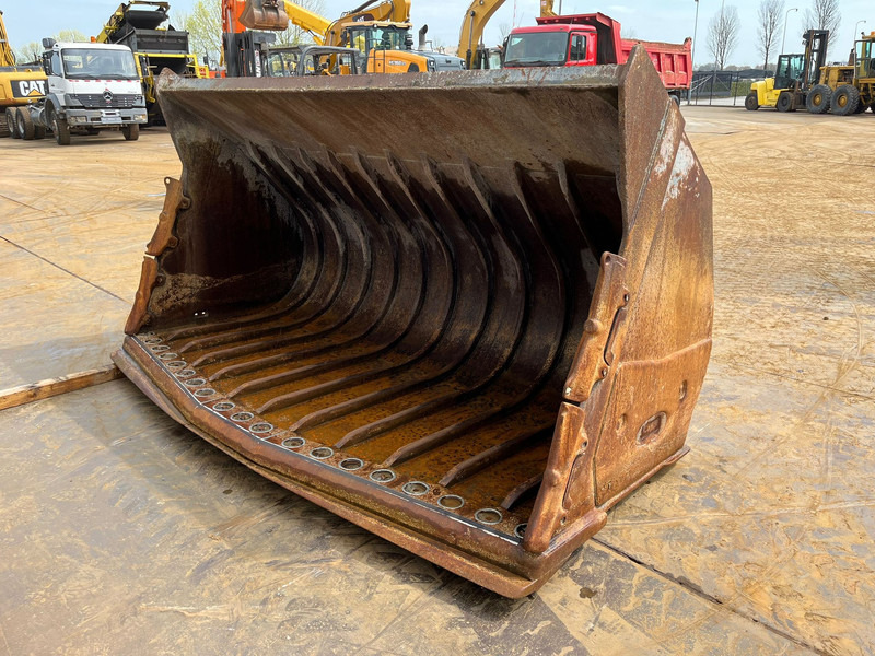 Doosan Bucket DL420-3 4500 l - Godet: photos 2 Doosan Bucket DL420-3 4500 l - Godet: photos 2
