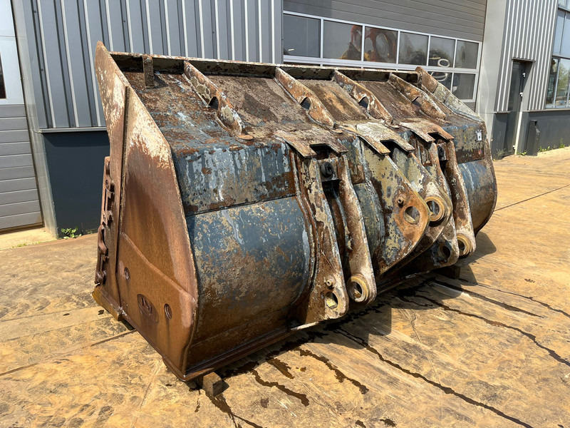 Doosan Bucket DL420-3 4500 l - Godet: photos 1 Doosan Bucket DL420-3 4500 l - Godet: photos 1