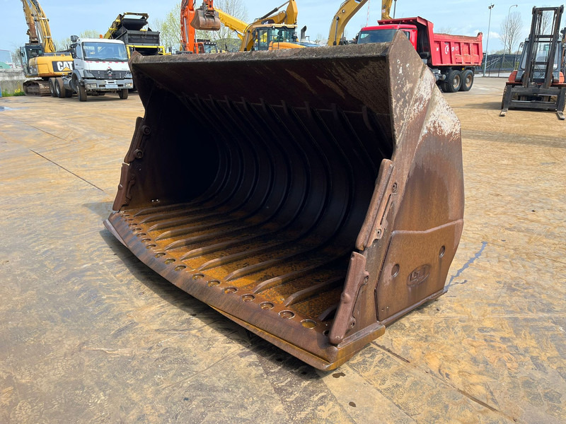 Doosan Bucket DL420-3 4500 l - Godet: photos 2 Doosan Bucket DL420-3 4500 l - Godet: photos 2