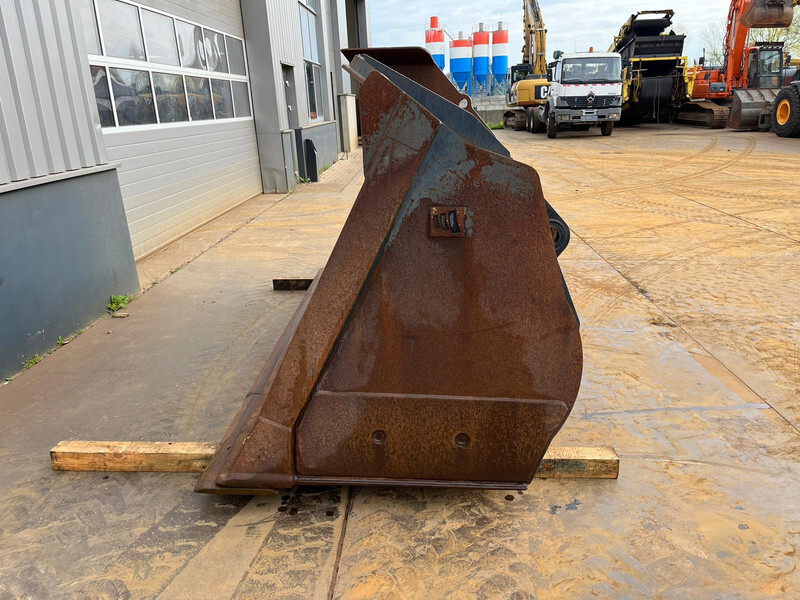 Doosan Bucket DL450 4600 l - Godet: photos 3 Doosan Bucket DL450 4600 l - Godet: photos 3