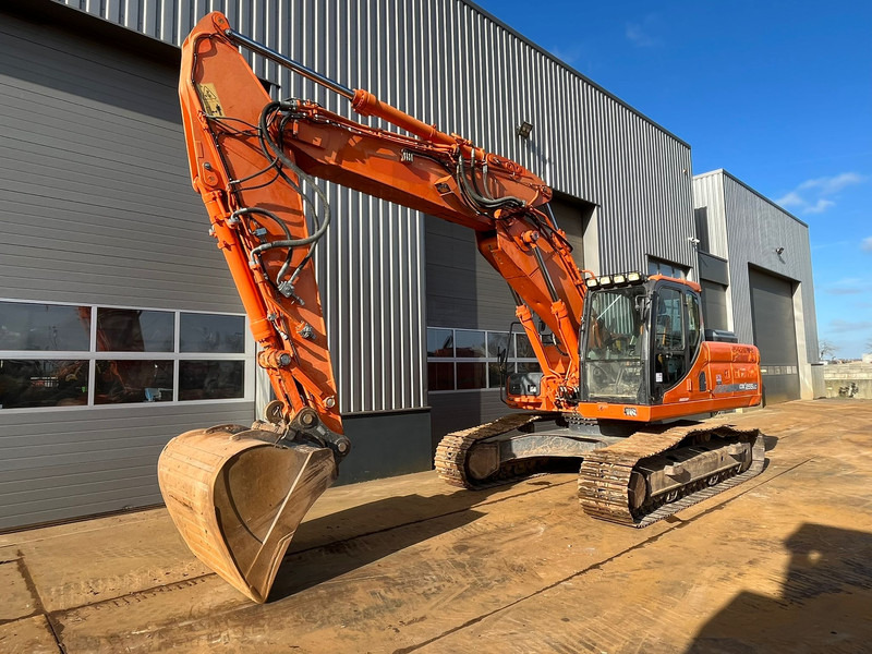 Doosan DX255LC-3 - Pelle sur chenille: photos 2 Doosan DX255LC-3 - Pelle sur chenille: photos 2