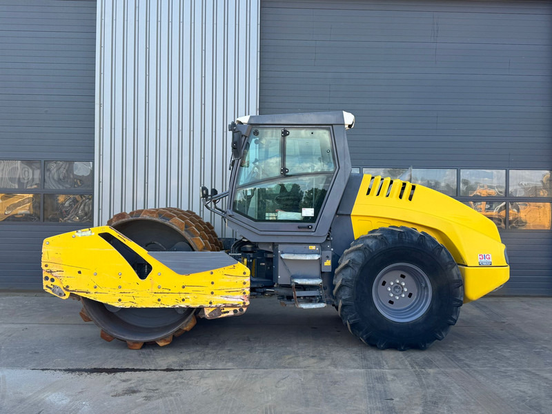 Hamm H13iP Padfoot Compactor - Compacteur: photos 1 Hamm H13iP Padfoot Compactor - Compacteur: photos 1