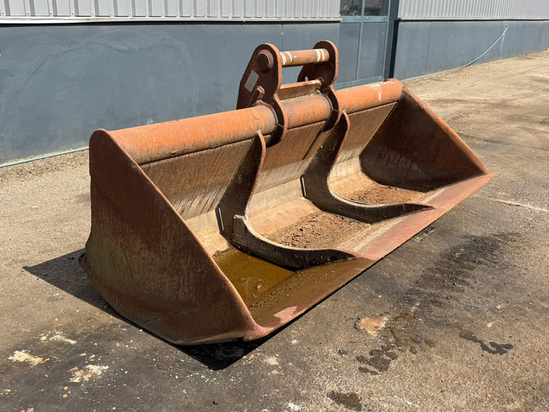 Lehnhoff Cleaning bucket ng4-2500 Lehnhoff MS25 - Godet: photos 1 Lehnhoff Cleaning bucket ng4-2500 Lehnhoff MS25 - Godet: photos 1