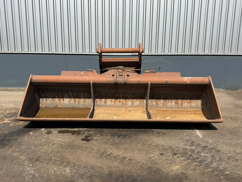 Lehnhoff Tilting Bucket ngt-3500 Lehnhoff HS40 - Godet: photos 2 Lehnhoff Tilting Bucket ngt-3500 Lehnhoff HS40 - Godet: photos 2