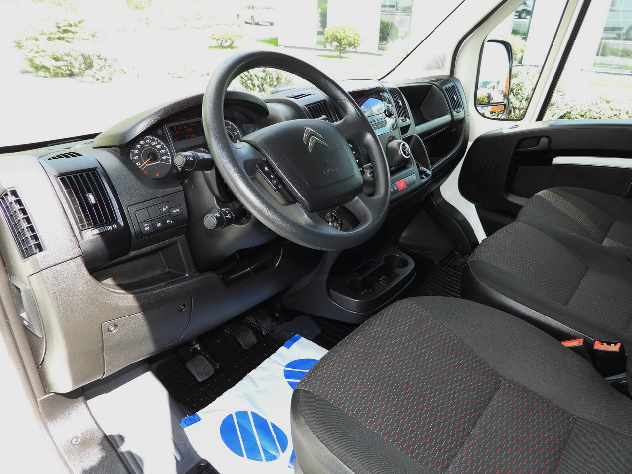 CITROEN JUMPER BOX DELIVERY VAN 7 SEATS CRUISE CONTROL 120HP - Fourgon utilitaire: photos 2 CITROEN JUMPER BOX DELIVERY VAN 7 SEATS CRUISE CONTROL 120HP - Fourgon utilitaire: photos 2