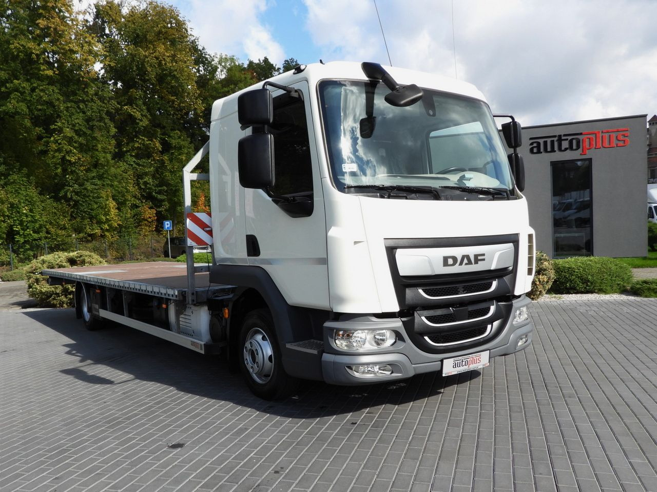 Camion porte-conteneur/ Caisse mobile DAF LF 230 CONTAINER CARRIER PLATFORM + TRAILER WEBASTO CRUISE CONTROL LED LIGHTS PNEUMATICS AUTOMATIC TRANSMISSION  TWIN WHEELS AIR CONDITIONING  230HP: photos 28