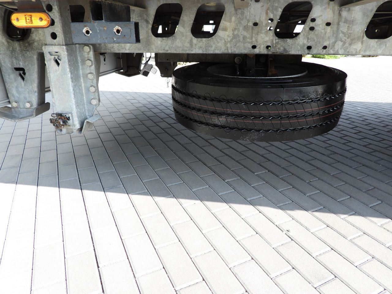 Camion porte-conteneur/ Caisse mobile DAF LF 230 CONTAINER CARRIER PLATFORM + TRAILER WEBASTO CRUISE CONTROL LED LIGHTS PNEUMATICS AUTOMATIC TRANSMISSION  TWIN WHEELS AIR CONDITIONING  230HP: photos 39