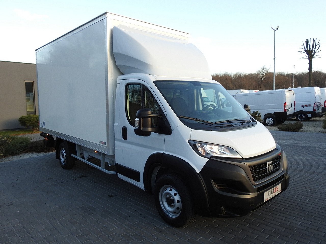 FIAT DUCATO  BOX LIFT 8 PALLETS CRUISE CONTROL AIR CONDITIONING  180HP - Fourgon grand volume: photos 4 FIAT DUCATO  BOX LIFT 8 PALLETS CRUISE CONTROL AIR CONDITIONING  180HP - Fourgon grand volume: photos 4