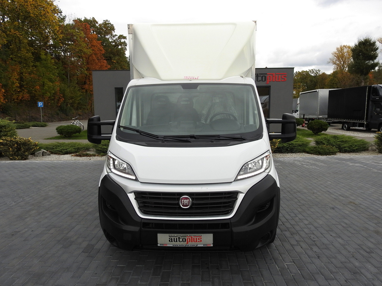 FIAT DUCATO BOX LIFT 8 PALLETS CRUISE CONTROL NAVIGATION AIR CONDITIONING LED LIGHTS  130HP - Fourgon grand volume: photos 5 FIAT DUCATO BOX LIFT 8 PALLETS CRUISE CONTROL NAVIGATION AIR CONDITIONING LED LIGHTS  130HP - Fourgon grand volume: photos 5