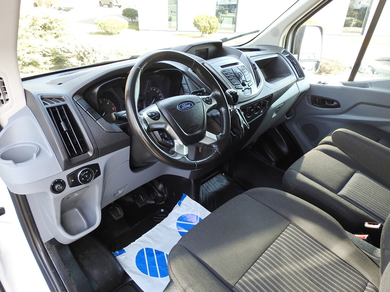 FORD TRANSIT BOX LIFT 8 PALLETS CRUISE CONTROL LED LIGHTS TWIN WHEELS AIR CONDITIONING 170HP - Utilitaire frigorifique: photos 2 FORD TRANSIT BOX LIFT 8 PALLETS CRUISE CONTROL LED LIGHTS TWIN WHEELS AIR CONDITIONING 170HP - Utilitaire frigorifique: photos 2