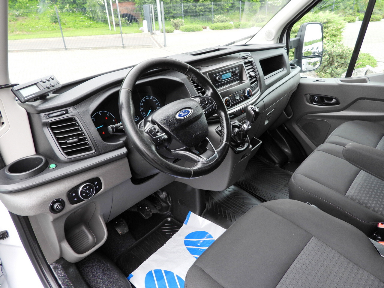 FORD TRANSIT BOX / REFRIGERATOR BOX 5*C / CRUISE CONTROL LED LIGHTS TWIN WHEELS AIR CONDITIONING 130HP - Fourgon grand volume: photos 2 FORD TRANSIT BOX / REFRIGERATOR BOX 5*C / CRUISE CONTROL LED LIGHTS TWIN WHEELS AIR CONDITIONING 130HP - Fourgon grand volume: photos 2