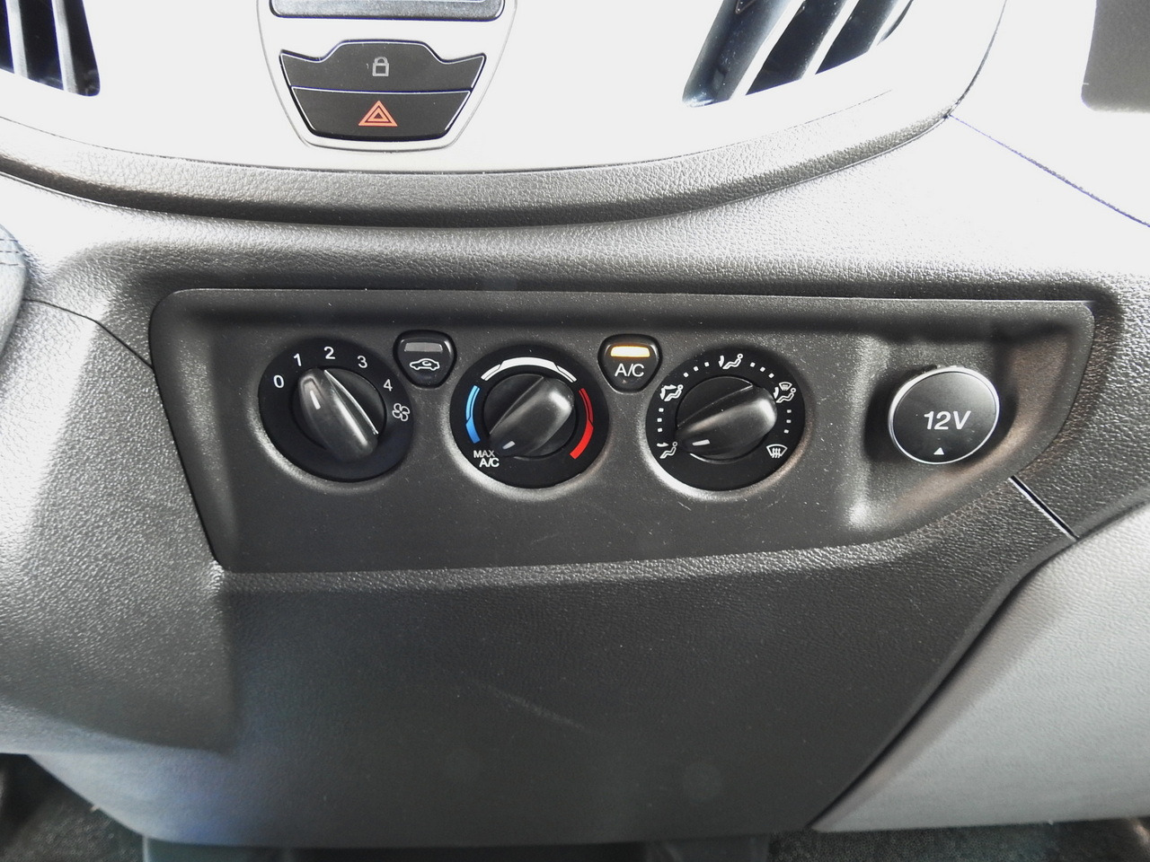 Utilitaire frigorifique FORD TRANSIT  REFRIGERATOR VAN 0°C HEATING FUNCTION CRUISE CONTROL LED LIGHTS AIR CONDITIONING  130HP: photos 39