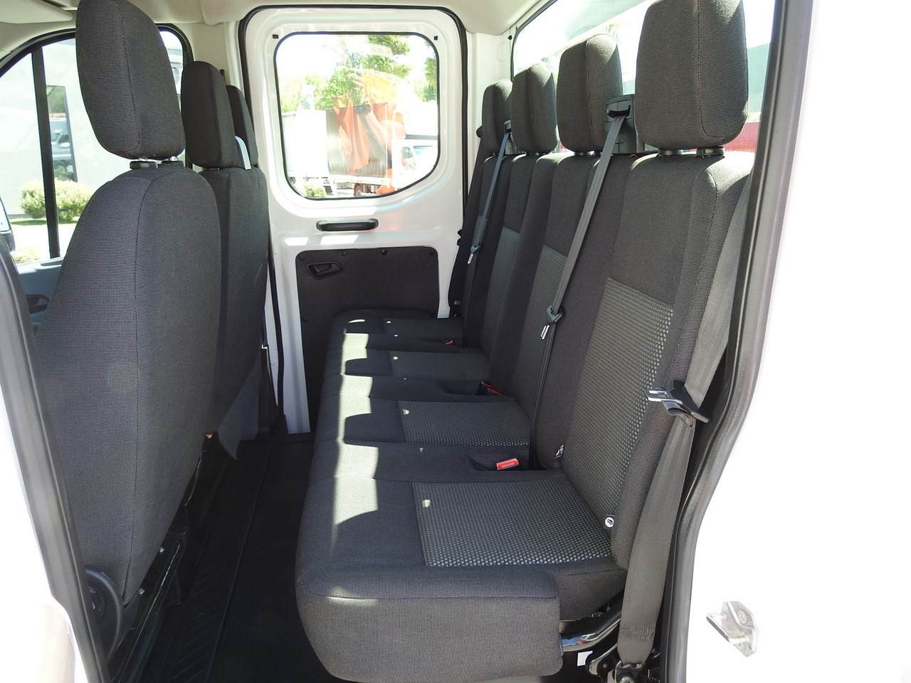 Utilitaire double cabine FORD TRANSIT STAKE BODY DOUBLE CABIN DOKA 7 SEATS AIR CONDITIONING  130HP: photos 34 Utilitaire double cabine FORD TRANSIT STAKE BODY DOUBLE CABIN DOKA 7 SEATS AIR CONDITIONING  130HP: photos 34