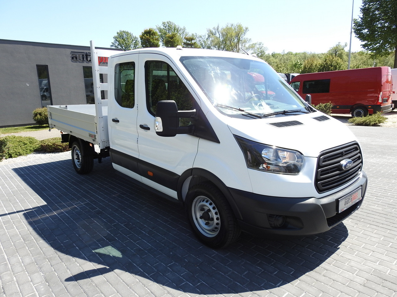 FORD TRANSIT STAKE BODY DOUBLE CABIN DOKA 7 SEATS AIR CONDITIONING  130HP - Utilitaire double cabine: photos 4 FORD TRANSIT STAKE BODY DOUBLE CABIN DOKA 7 SEATS AIR CONDITIONING  130HP - Utilitaire double cabine: photos 4