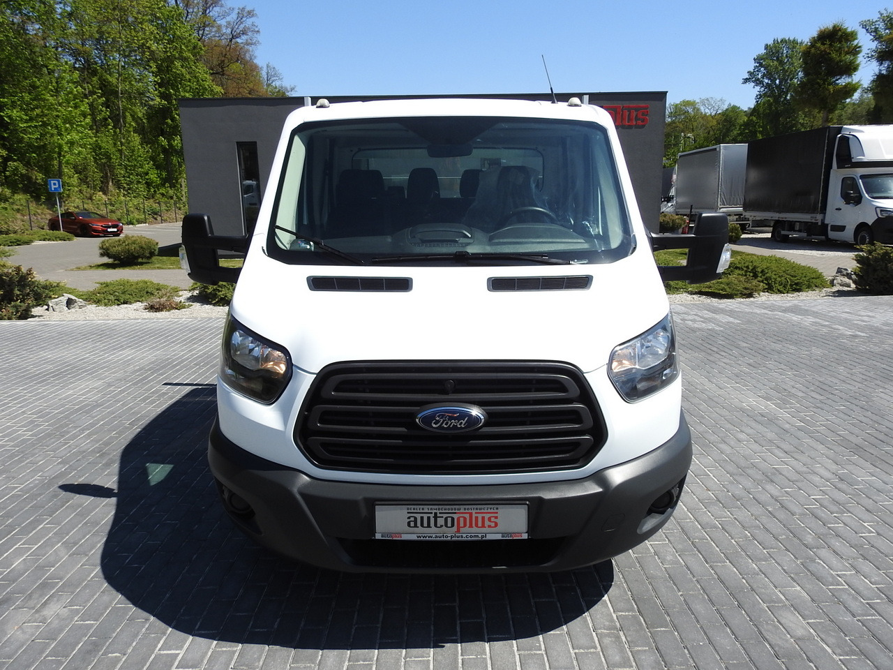 FORD TRANSIT STAKE BODY DOUBLE CABIN DOKA 7 SEATS AIR CONDITIONING 130HP - Utilitaire double cabine: photos 5 FORD TRANSIT STAKE BODY DOUBLE CABIN DOKA 7 SEATS AIR CONDITIONING 130HP - Utilitaire double cabine: photos 5