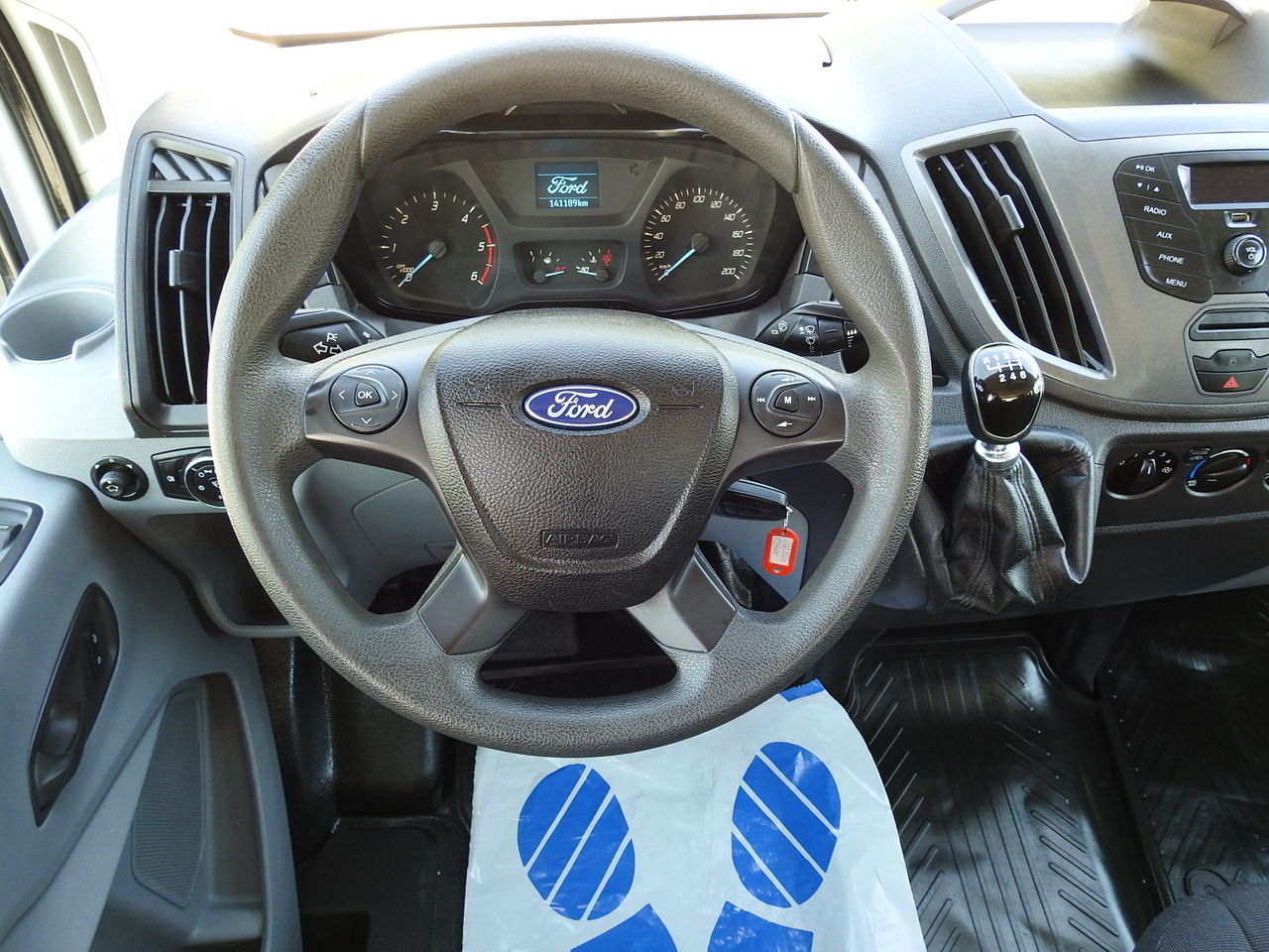 Utilitaire double cabine FORD TRANSIT STAKE BODY DOUBLE CABIN DOKA 7 SEATS AIR CONDITIONING  130HP: photos 24 Utilitaire double cabine FORD TRANSIT STAKE BODY DOUBLE CABIN DOKA 7 SEATS AIR CONDITIONING  130HP: photos 24