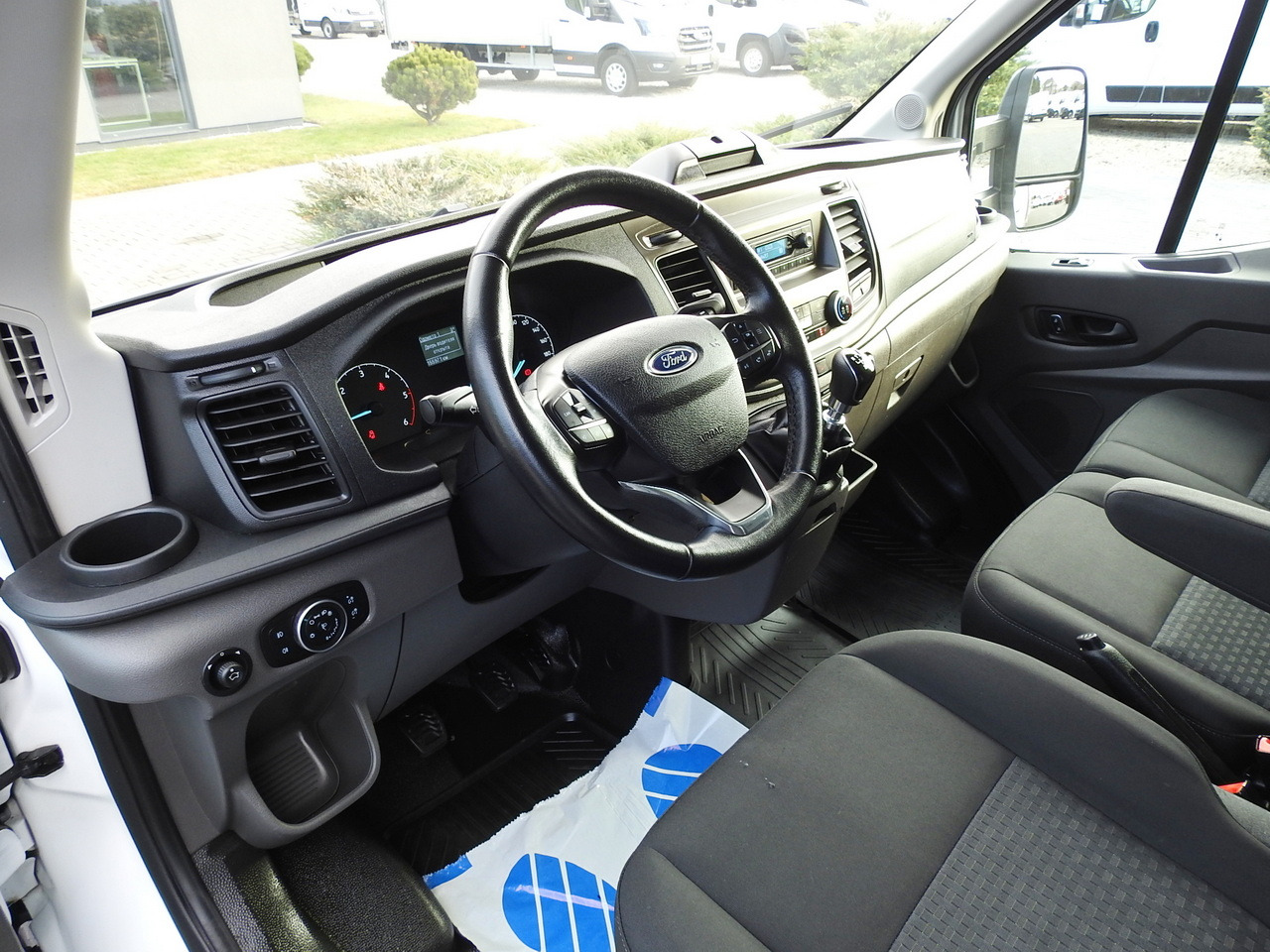 FORD TRANSIT TARPAULIN 10 PALLETS WEBASTO CRUISE CONTROL AIR CONDITIONING LED LIGHTS 160HP - Utilitaire rideaux coulissants (PLSC): photos 2 FORD TRANSIT TARPAULIN 10 PALLETS WEBASTO CRUISE CONTROL AIR CONDITIONING LED LIGHTS 160HP - Utilitaire rideaux coulissants (PLSC): photos 2