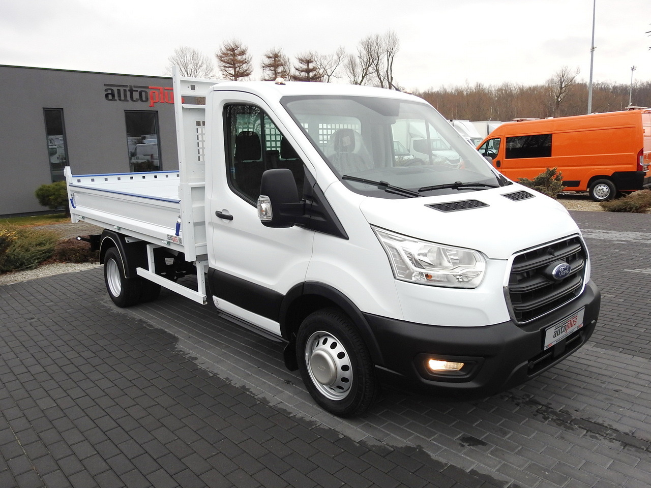 FORD TRANSIT TIPPER LED LIGHTS TWIN WHEELS AIR CONDITIONING 130HP - Utilitaire benne: photos 4 FORD TRANSIT TIPPER LED LIGHTS TWIN WHEELS AIR CONDITIONING 130HP - Utilitaire benne: photos 4