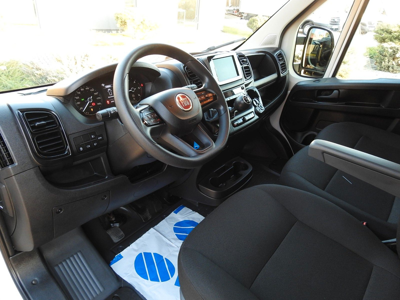 Fiat DUCATO KOFFER AUFZUG 8 PALETTEN TEMPOMAT - Fourgon grand volume: photos 2 Fiat DUCATO KOFFER AUFZUG 8 PALETTEN TEMPOMAT - Fourgon grand volume: photos 2