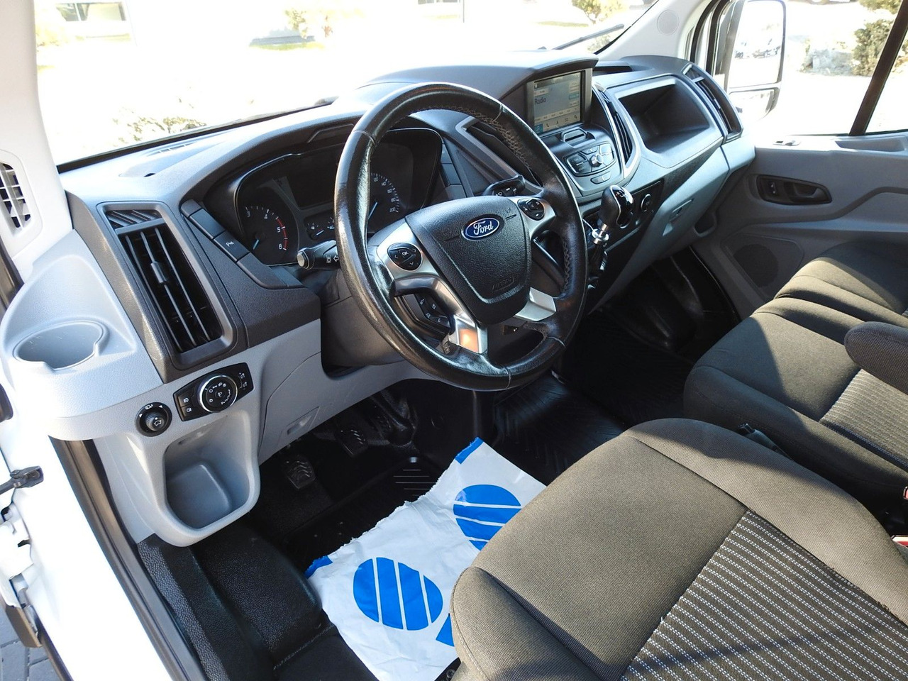 Ford TRANSIT KASTENWAGEN DOPPELKABINE 6 SITZE - Fourgon utilitaire, Utilitaire double cabine: photos 2 Ford TRANSIT KASTENWAGEN DOPPELKABINE 6 SITZE - Fourgon utilitaire, Utilitaire double cabine: photos 2