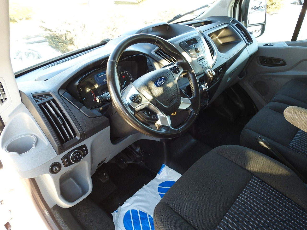 Ford TRANSIT KIPPER DOPPELKABINE DOKA 6 SITZE - Utilitaire benne, Utilitaire double cabine: photos 2 Ford TRANSIT KIPPER DOPPELKABINE DOKA 6 SITZE - Utilitaire benne, Utilitaire double cabine: photos 2