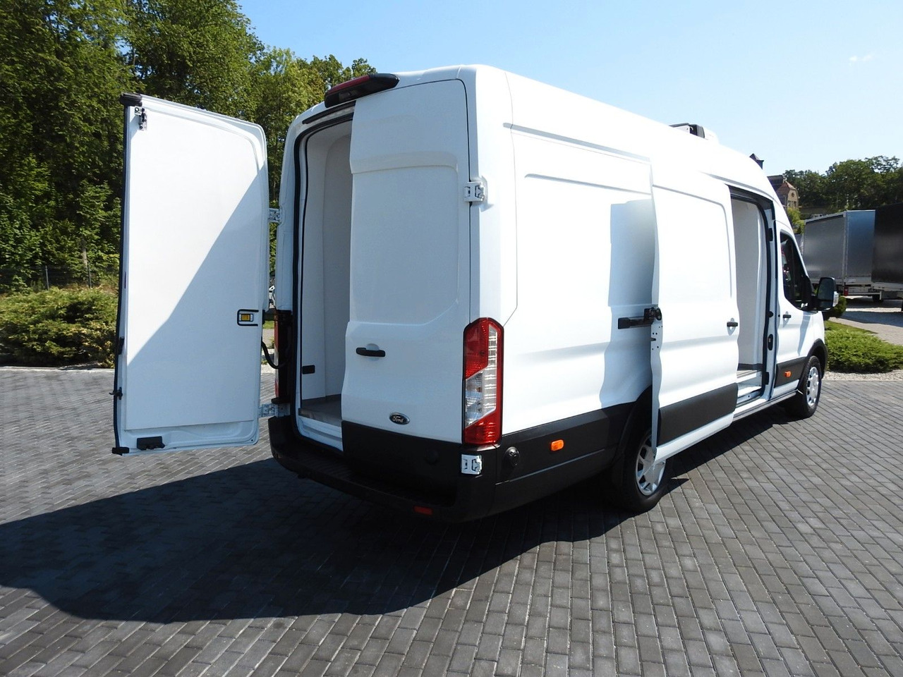 Ford TRANSIT KÜHLKASTENWAGEN 0*C HEIZFUNKTION Ford TRANSIT KÜHLKASTENWAGEN 0*C HEIZFUNKTION - Utilitaire frigorifique: photos 3 Ford TRANSIT KÜHLKASTENWAGEN 0*C HEIZFUNKTION Ford TRANSIT KÜHLKASTENWAGEN 0*C HEIZFUNKTION - Utilitaire frigorifique: photos 3