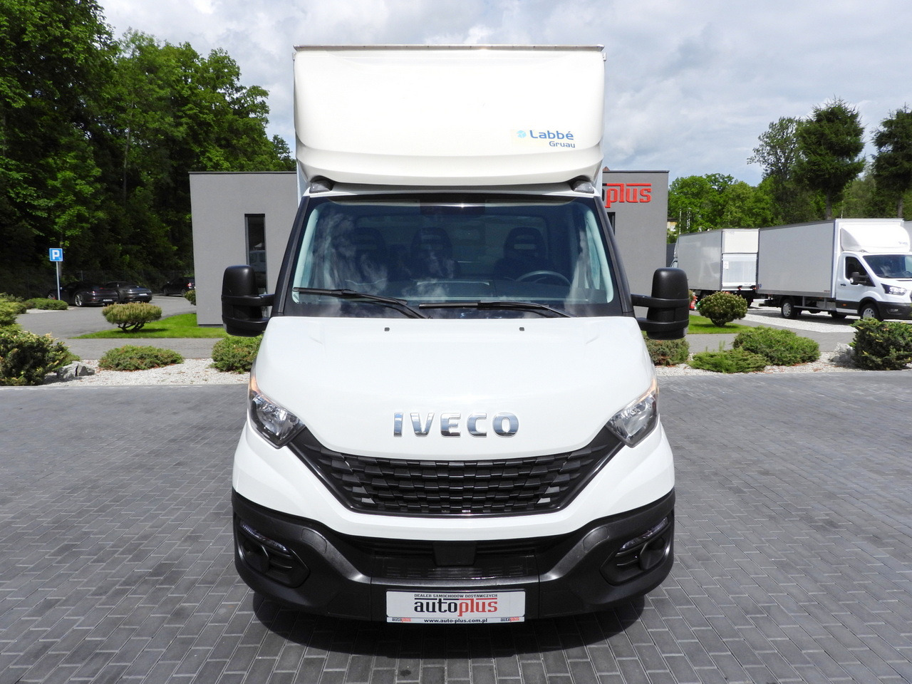 IVECO DAILY 35C16 BOX LIFT 8 PALLETS CRUISE CONTROL TWIN WHEELS AIR CONDITIONING  160HP - Fourgon grand volume: photos 5 IVECO DAILY 35C16 BOX LIFT 8 PALLETS CRUISE CONTROL TWIN WHEELS AIR CONDITIONING  160HP - Fourgon grand volume: photos 5