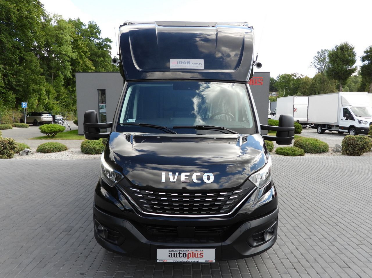 IVECO DAILY 35S18 BOX LIFT 8 PALLETS WEBASTO CRUISE CONTROL NAVIGATION LED LIGHTS PNEUMATICS AIR CONDITIONING 180HP - Fourgon grand volume: photos 5 IVECO DAILY 35S18 BOX LIFT 8 PALLETS WEBASTO CRUISE CONTROL NAVIGATION LED LIGHTS PNEUMATICS AIR CONDITIONING 180HP - Fourgon grand volume: photos 5