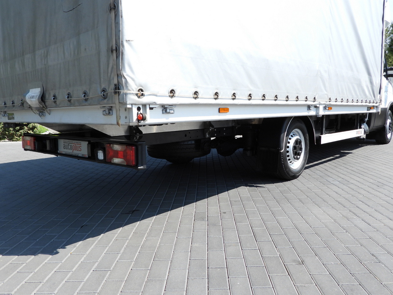 Utilitaire rideaux coulissants (PLSC) IVECO DAILY 35S18 TARPAULIN 10 PALLETS WEBASTO CRUISE CONTROL LED LIGHTS PNEUMATICS AIR CONDITIONING  180HP: photos 30