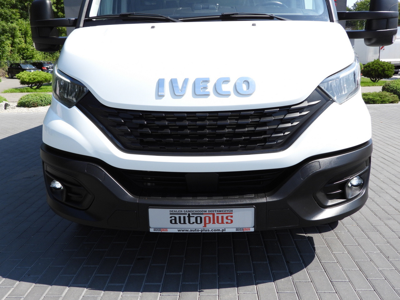 Utilitaire rideaux coulissants (PLSC) IVECO DAILY 35S18 TARPAULIN 10 PALLETS WEBASTO CRUISE CONTROL LED LIGHTS PNEUMATICS AIR CONDITIONING  180HP: photos 14