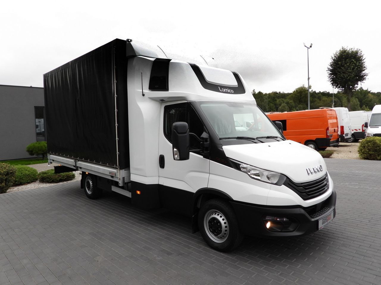 IVECO DAILY 35S18 TARPAULIN 10 PALLETS WEBASTO CRUISE CONTROL PNEUMATICS AIR CONDITIONING 180HP - Utilitaire rideaux coulissants (PLSC): photos 4 IVECO DAILY 35S18 TARPAULIN 10 PALLETS WEBASTO CRUISE CONTROL PNEUMATICS AIR CONDITIONING 180HP - Utilitaire rideaux coulissants (PLSC): photos 4