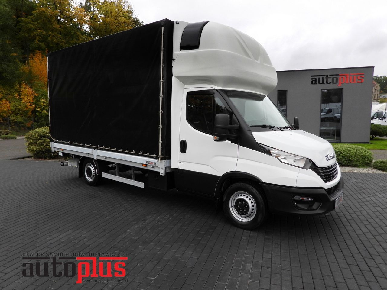 IVECO DAILY 35S18 TARPAULIN LIFT 8 PALLETS WEBASTO CRUISE CONTROL AIR CONDITIONING 180HP - Utilitaire rideaux coulissants (PLSC): photos 1 IVECO DAILY 35S18 TARPAULIN LIFT 8 PALLETS WEBASTO CRUISE CONTROL AIR CONDITIONING 180HP - Utilitaire rideaux coulissants (PLSC): photos 1